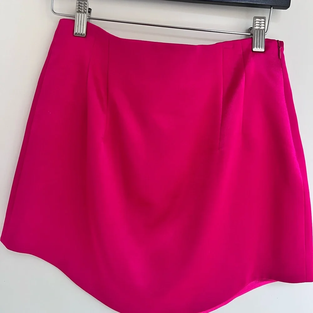 Zara Fuchsia Satin Effect Skirt 💕 - Picture 4 of 5